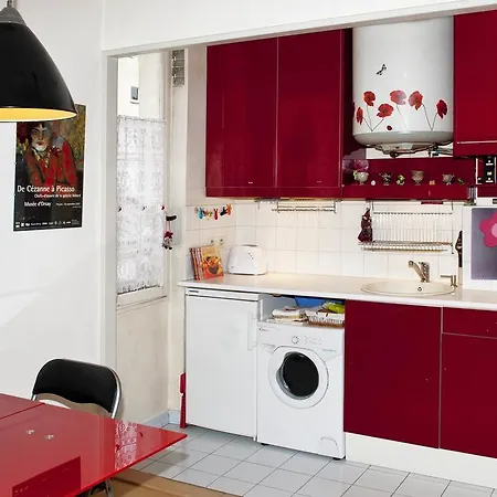 Cozy Montmartre Studio