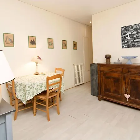 Cozy Montmartre Studio *