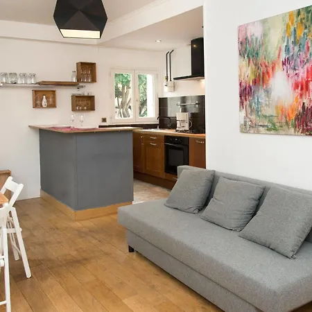Cozy Montmartre Studio *