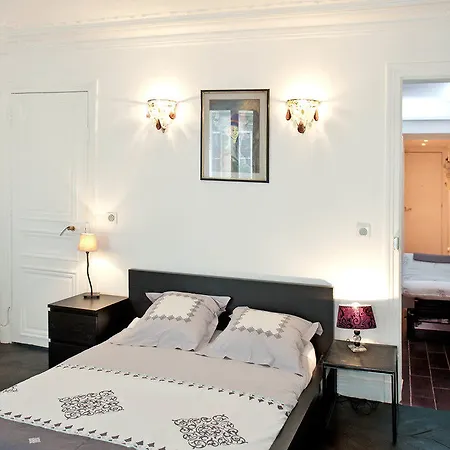 Cozy Montmartre Studio Διαμέρισμα *
