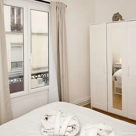 Cozy Montmartre Studio